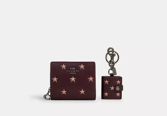 Coach - Boxed Snap Wallet And Picture Frame Bag Charm With Star Print (Preorden)